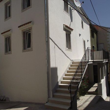 Apartments Dobrinj Buitenkant foto